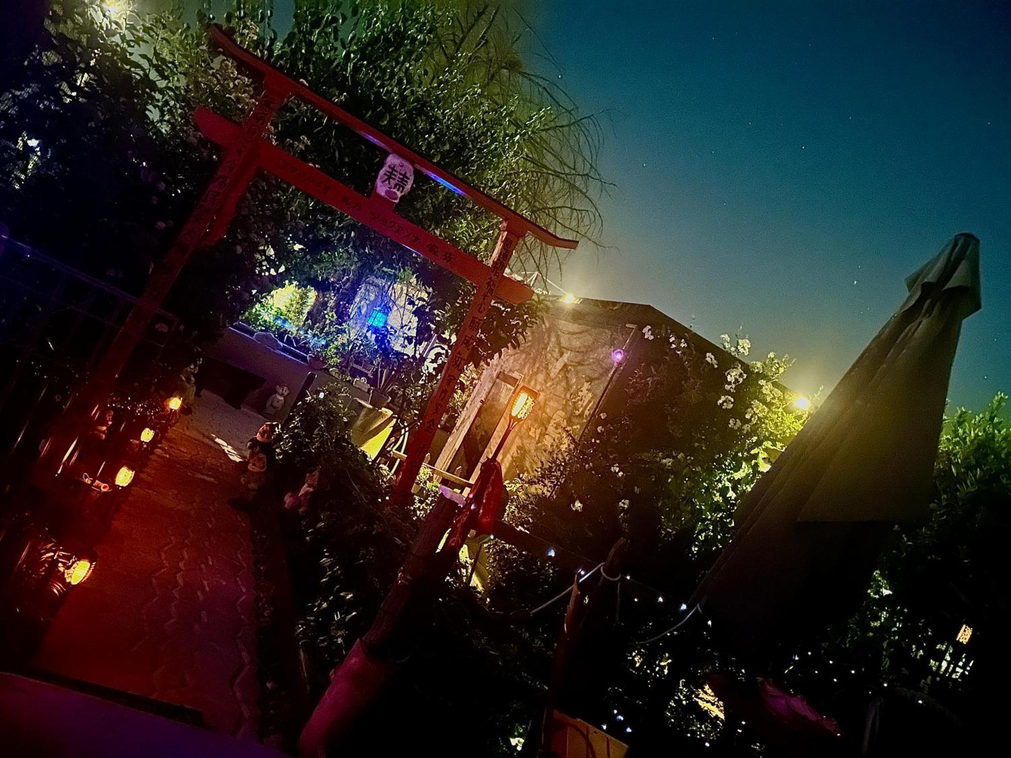 Far West Hotel จิโนซา ภายนอก รูปภาพ